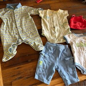 Carter's newborn baby boys outfit set bundle lot pants onesie frog turtle stripe